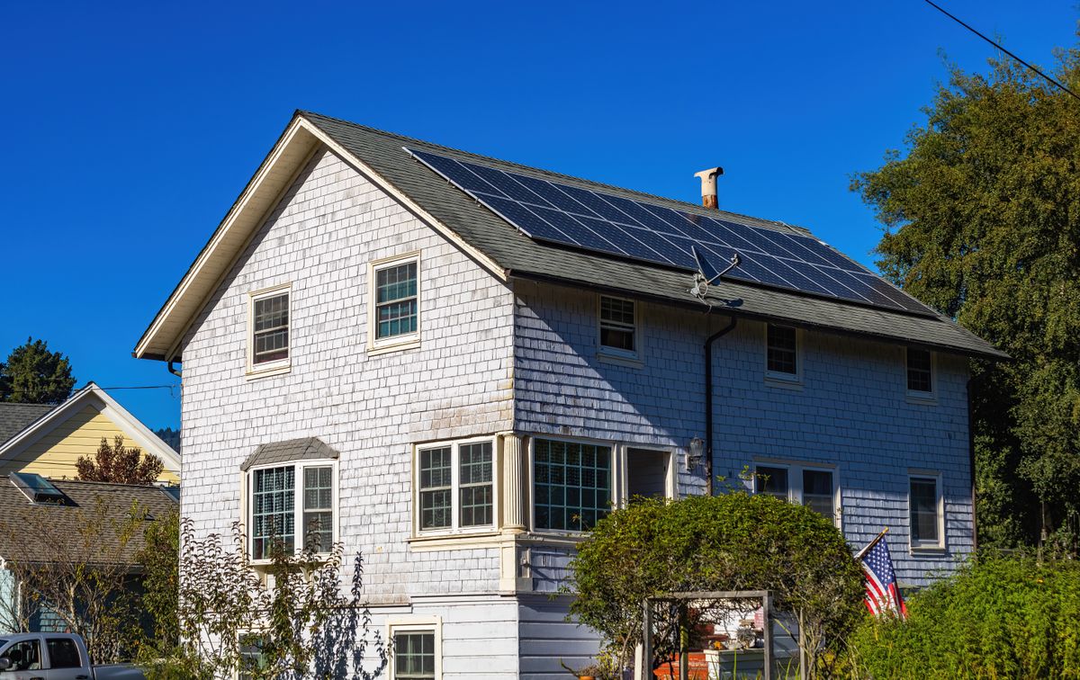 Comprar casa con paneles solares en Florida: propios vs. arrendados